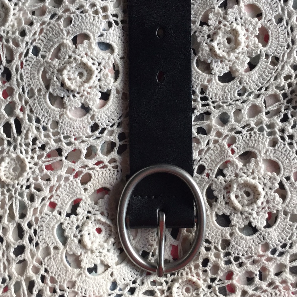 ⛓ Black belt with silver buckle